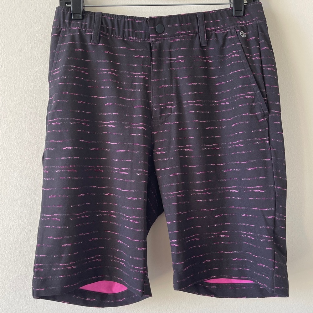 Men’s ADIDAS Textured 9-Inch Golf Shorts in Black & Fuchsia
